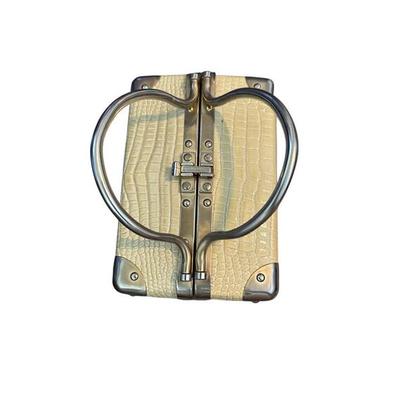 Borsa Bella Women's Cream & Gold Tone Trim Leather Train Box Bag - Picture 4 of 13